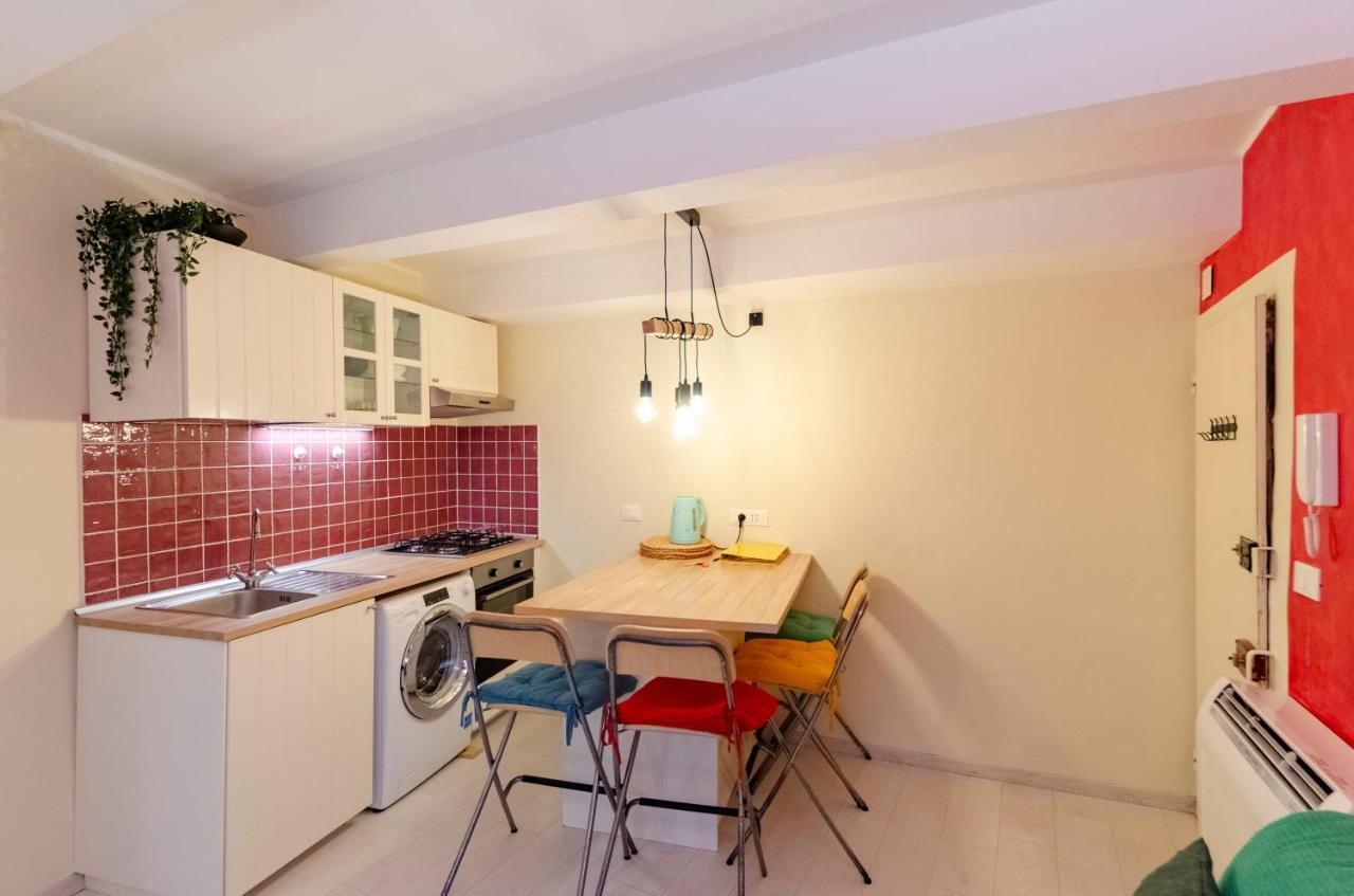 Апартаменты Joivy Cosy Flat In The Centre Генуя Экстерьер фото